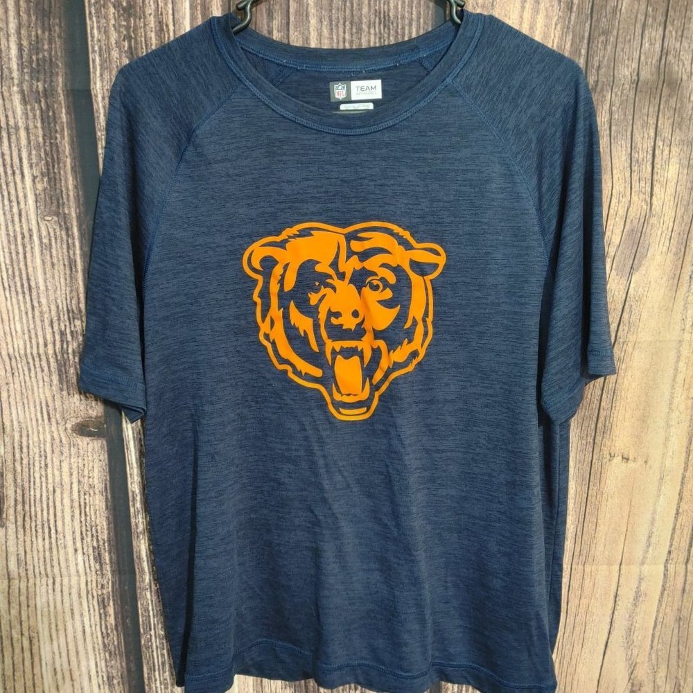 Final markdown TEAM NFL APPAREL Chicago Bears T-shirt, size Medium (Box5)